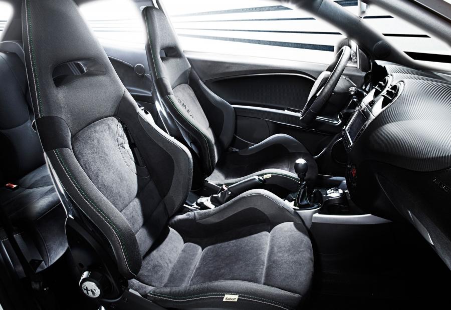 Интерьер Alfa Romeo MiTo Quadrifoglio Verde (955) 2011 года  (фото 4 из 15)